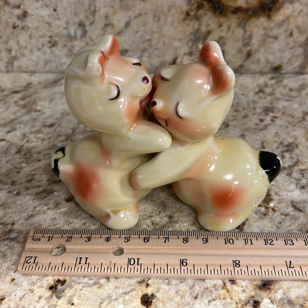 Yellow Bunny Hug Salt & Pepper Shaker set c1950 by Van Tellingen